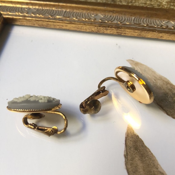 Vintage cameo earrings signed - Picture 4 of 9